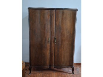 ropero antiguo , excelente estado