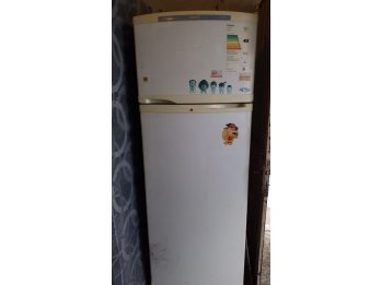 VENDO HELADERA USADA  MARCA CONSUL