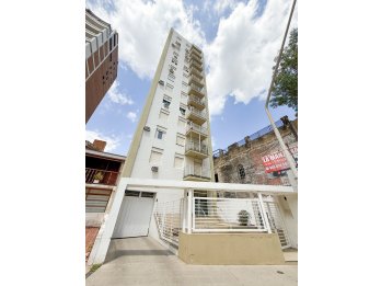 ALQUILAMOS AMPLIO DEPTO ZONA PARQUE