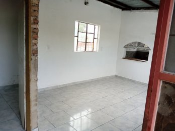 alquilo 3 amb. brrio San Jose Parana luz y sol impecable