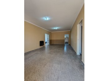 CASA - EN VENTA - ZONA BLAS PARERA Y DON BOSCO
