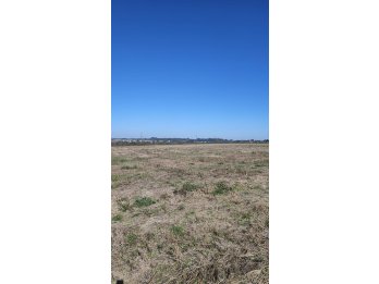 Se vende lote en esquina de 281m2 en Santa Ana (Oro Verde)