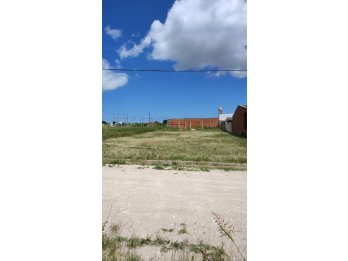Se vende amplio lote de 645m2 en Loteo La Reina