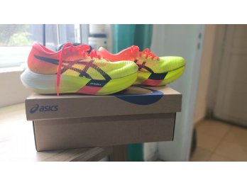 Zapatillas Asics Mujer Metaspeed Sky Paris Running Talle 37