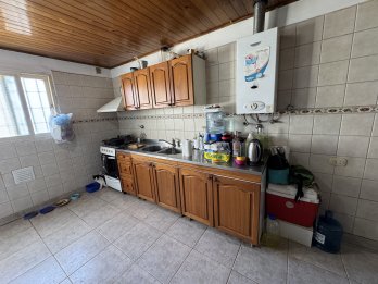SE VENDE CASA A MEDIA CUADRA DE AV. ALMAFUERTE
