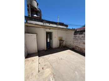 ALQUILO CASA 1 DORMITORIO CON PATIO - ZONA COTO