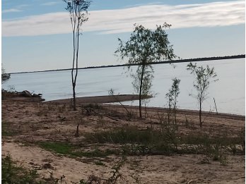 vendo excelente lote 25x50 Hernandarias a mts rio Parana