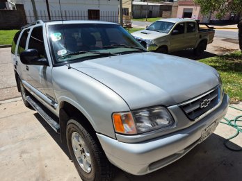 Blazer dlx 1998 260.000km. Vendo o permuto mayor-menor