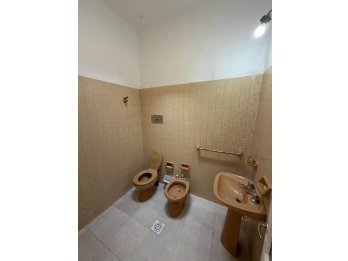 Se vende linda y comoda casa en calle Don Bosco