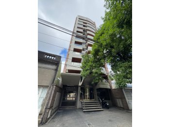 Se alquila comodo monoambiente en calle Nogoya.