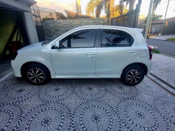 VENDO ETIOS