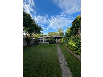 Casa en Venta – 3 dorm + patio + balc&oacute;n, Zona Base A&eacute;rea