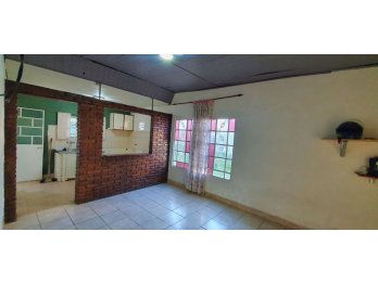 Casa a 50 mt de Larramendi frente a Chango Mas