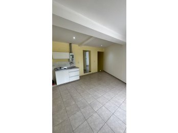 En alquiler - Depto 2 dormitorios - $450.000 Finales.