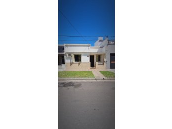 HERMOSA CASA EN ALQUILER - AV. DE LAS AMERICAS Y ROLDAN