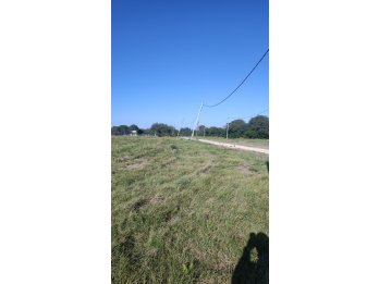 Últimos dos lotes en Barrio Parque sobre asfalto (Oro Verde)