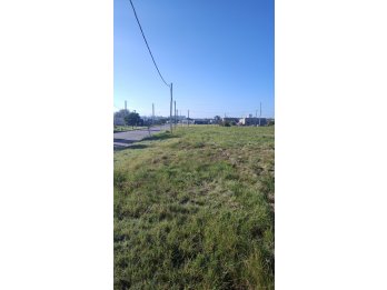 Últimos dos lotes en Barrio Parque sobre asfalto (Oro Verde)