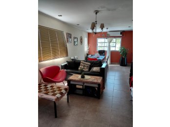 Vendo importante casa Barrio Tortuguita c/pileta