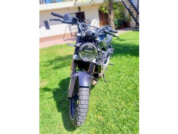 HUSQVARNA SVARTPILEN 401 A&Ntilde;O 2.021