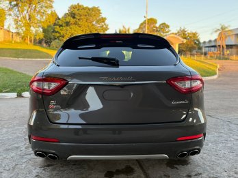 MASERATI Levante. Recibo vehiculos