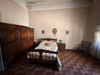 VENDO CASA ZONA CENTRO A RECICLAR. 700 m2