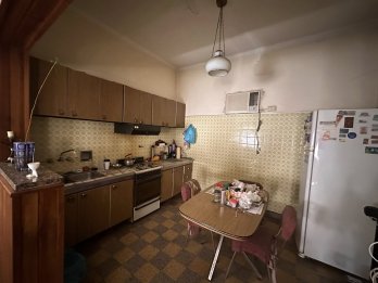 VENDO CASA ZONA CENTRO A RECICLAR. 700 m2