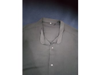 Vendo camisa talle xL a 5000 Watsapp:5493434560718