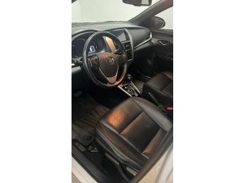 TOYOTA YARIS 1.5 XLS PACK CVT  AÑO 2.021