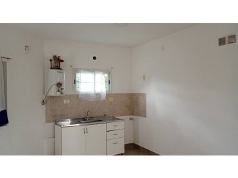 🏡 ALQUILER – TIBILETTI Y OVIDIO LAGOS - UN DORM Y COCHERA
