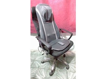 Combo Oficina/Relax: Masajeador Shiatsu Homedics + Sill&oacute;n