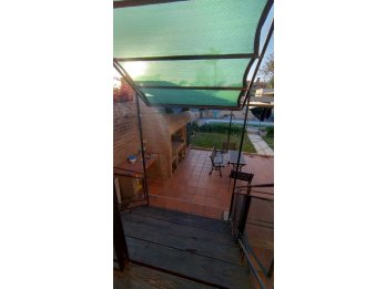 Casa 4 habitaciones. Pileta. Tres niveles. Excepcional