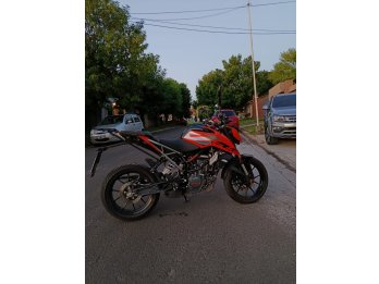 KTM Duke 200 Año 2023 1400 km impecableee