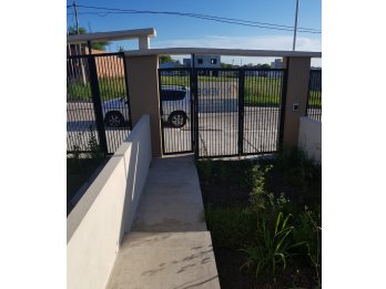 CASA A LA VENTA DE 1 DORMITORIO EN CALLE ISLA SOLEDAD