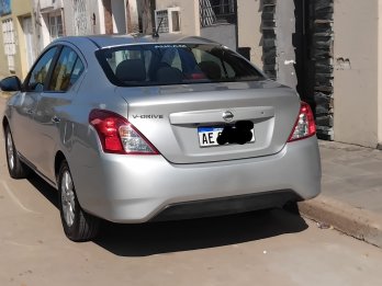Nissan Versa 2021