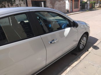 Nissan Versa 2021