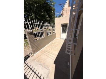 VENDO CASA 3 DORMITORIOS CALLE FRATERNIDAD Y RAMIREZ