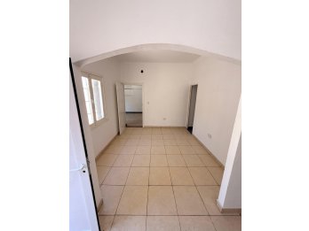 VENDO CASA 3 DORMITORIOS CALLE FRATERNIDAD Y RAMIREZ