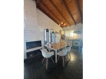 Se vende hermosa quinta en Sauce Montrull.