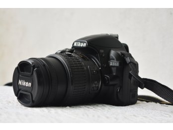 Vendo NIKON D3100
