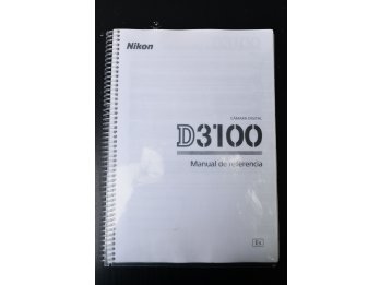 Vendo NIKON D3100