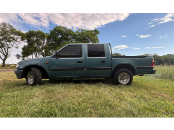 CHEVROLET PICK-UP LUV D/CAB 4x2 Motor/Isuzu 2.5TD AA