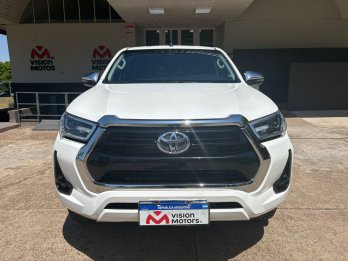 TOYOTA Hilux 4x2 SRV 2.8 TDI AT. Recibo vehiculos