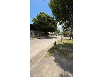 CASA A REFUNCIONALIZAR EN PARANA, ¡OPORTUNIDAD! 2 DORM.