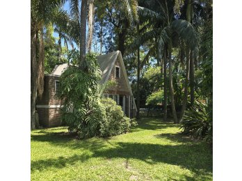 Quinta en Paraná calle Espejo con gran sombra de arboles