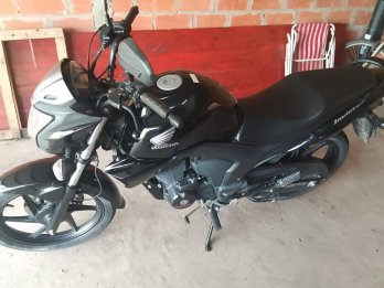 Vendo Honda invicta 150cc mod2016 impecable con 17000 km!