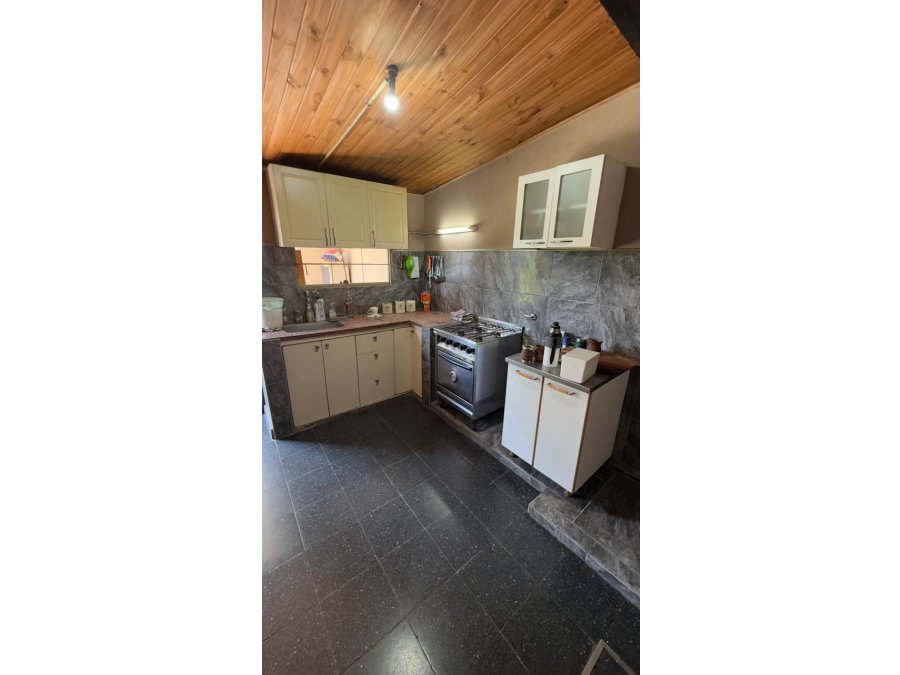 EN VENTA CASA SAN BENITO - EXCELENTE ZONA