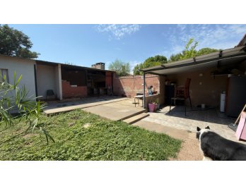 EN VENTA CASA SAN BENITO - EXCELENTE ZONA