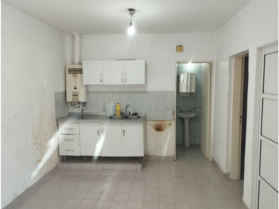 Alquilo departamento zona 5 esquinas