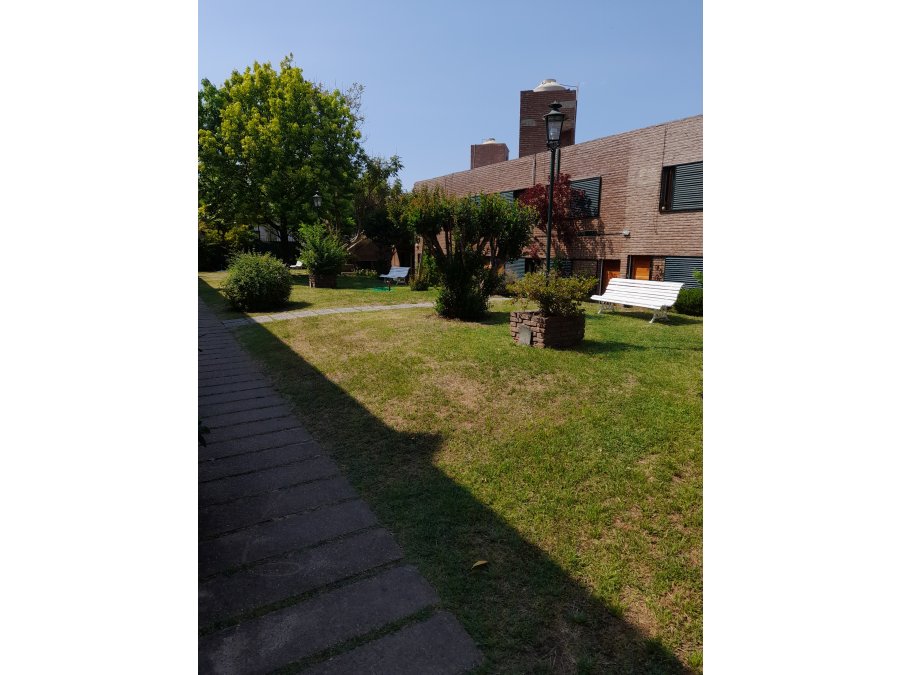 Duplex con servicios activos