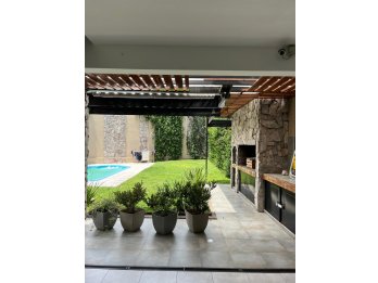 CASA 4 DORM, COCHERA PASANTE + PILETA / ZONA  ALMAFUERTE